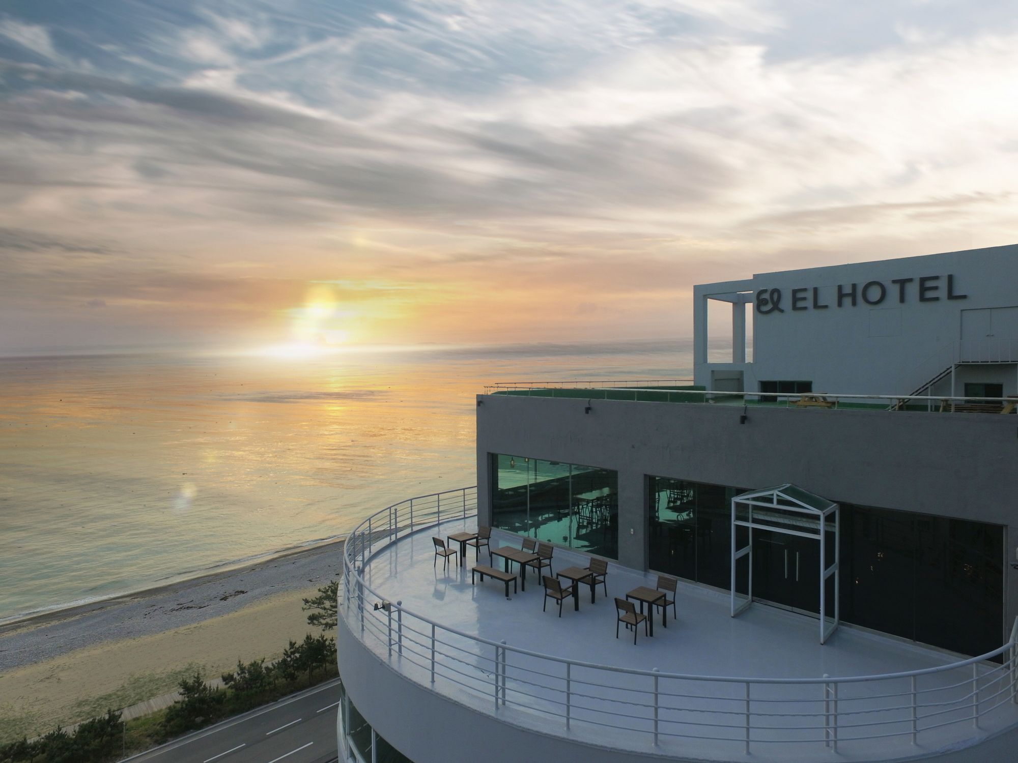El Hotel Yangyang Εξωτερικό φωτογραφία