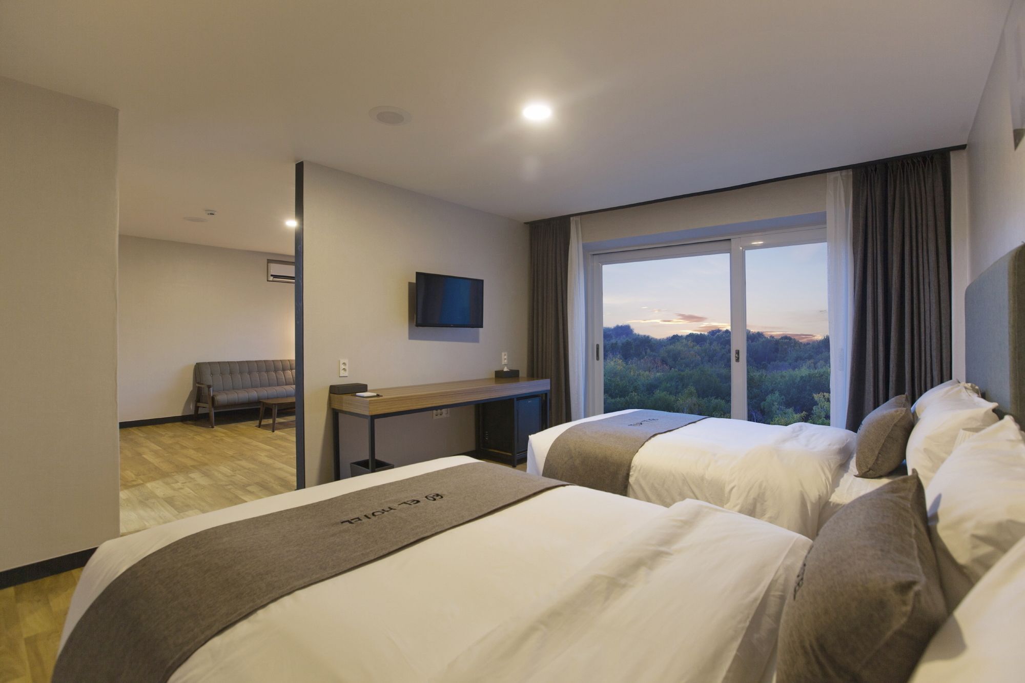 El Hotel Yangyang Εξωτερικό φωτογραφία